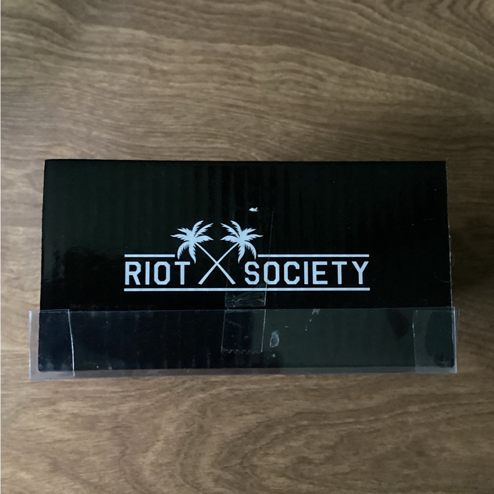 Riot Society Sake Set - Picture 3 of 3